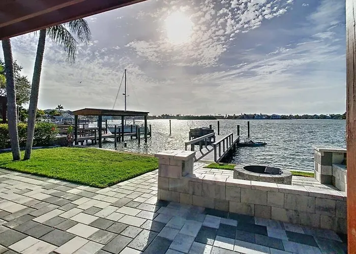 Holiday home Magical Sunset Waterfront View, Renovated 3bd 2bth Clearwater Beach