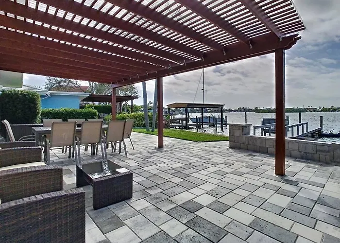 Magical Sunset Waterfront View, Renovated 3bd 2bth