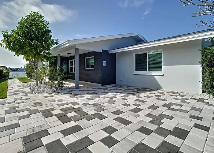 Holiday home Magical Sunset Waterfront View, Renovated 3bd 2bth Clearwater Beach