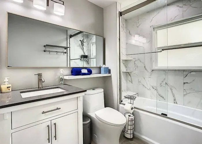 Magical Sunset Waterfront View, Renovated 3bd 2bth
