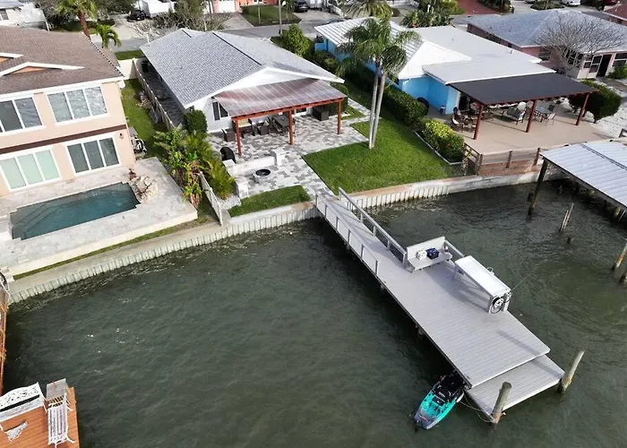 Holiday home Magical Sunset Waterfront View, Renovated 3bd 2bth Clearwater Beach